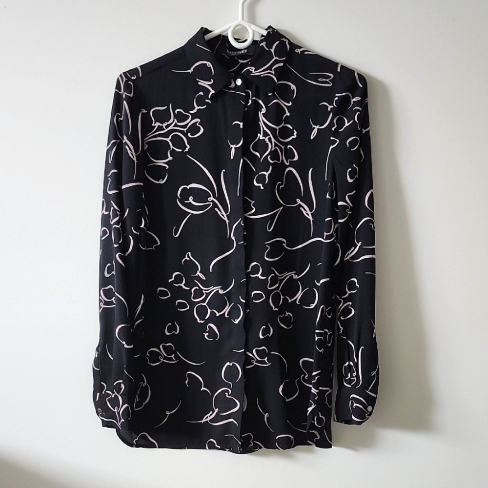 NWOT Ellen Tracy Women's Black and White Floral Buttondown Top